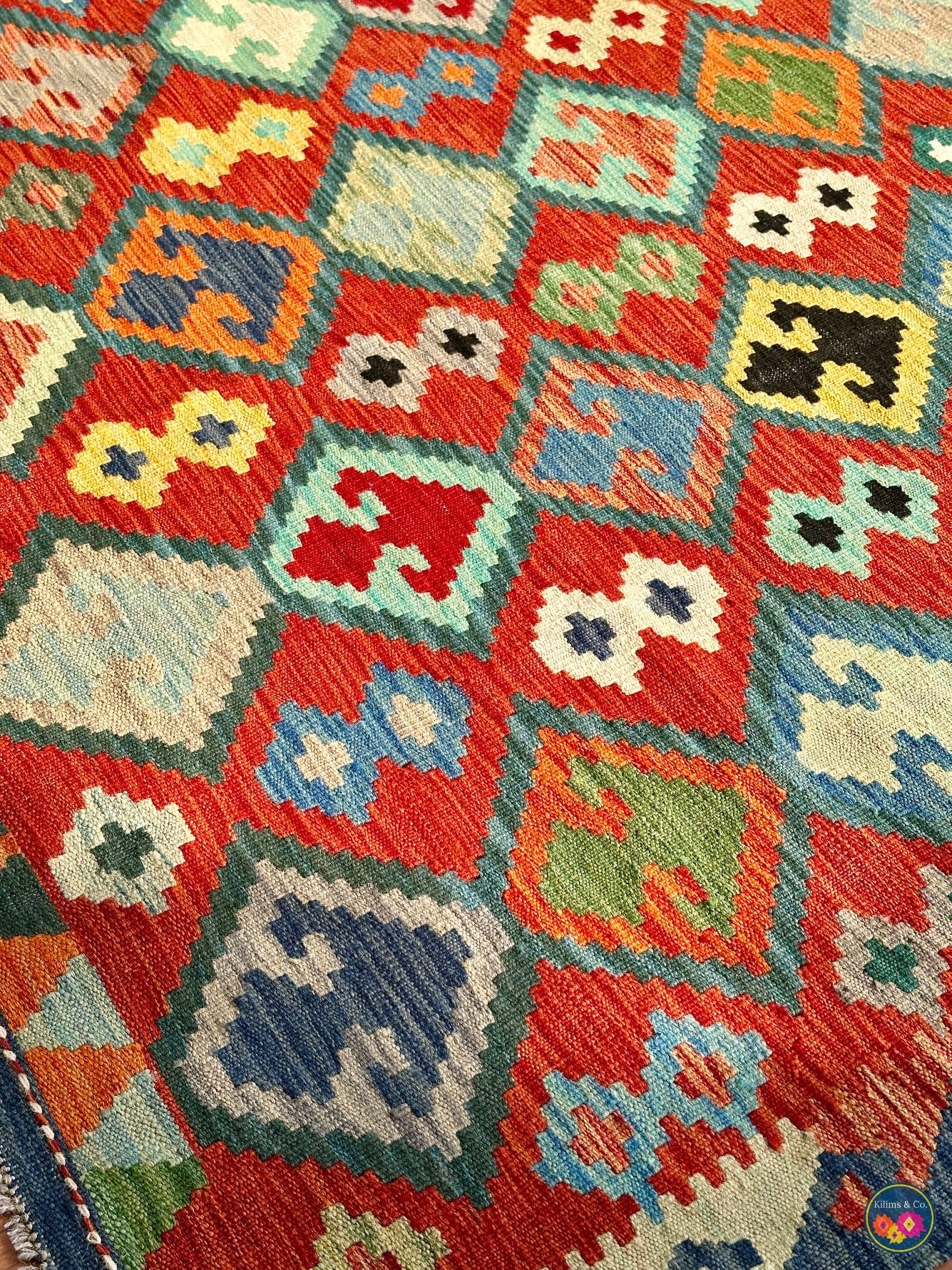Pure wool kilim (6′5″ × 5′0″)