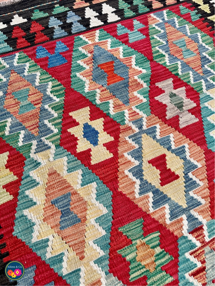 Pure wool kilim 5'11”x4'2”