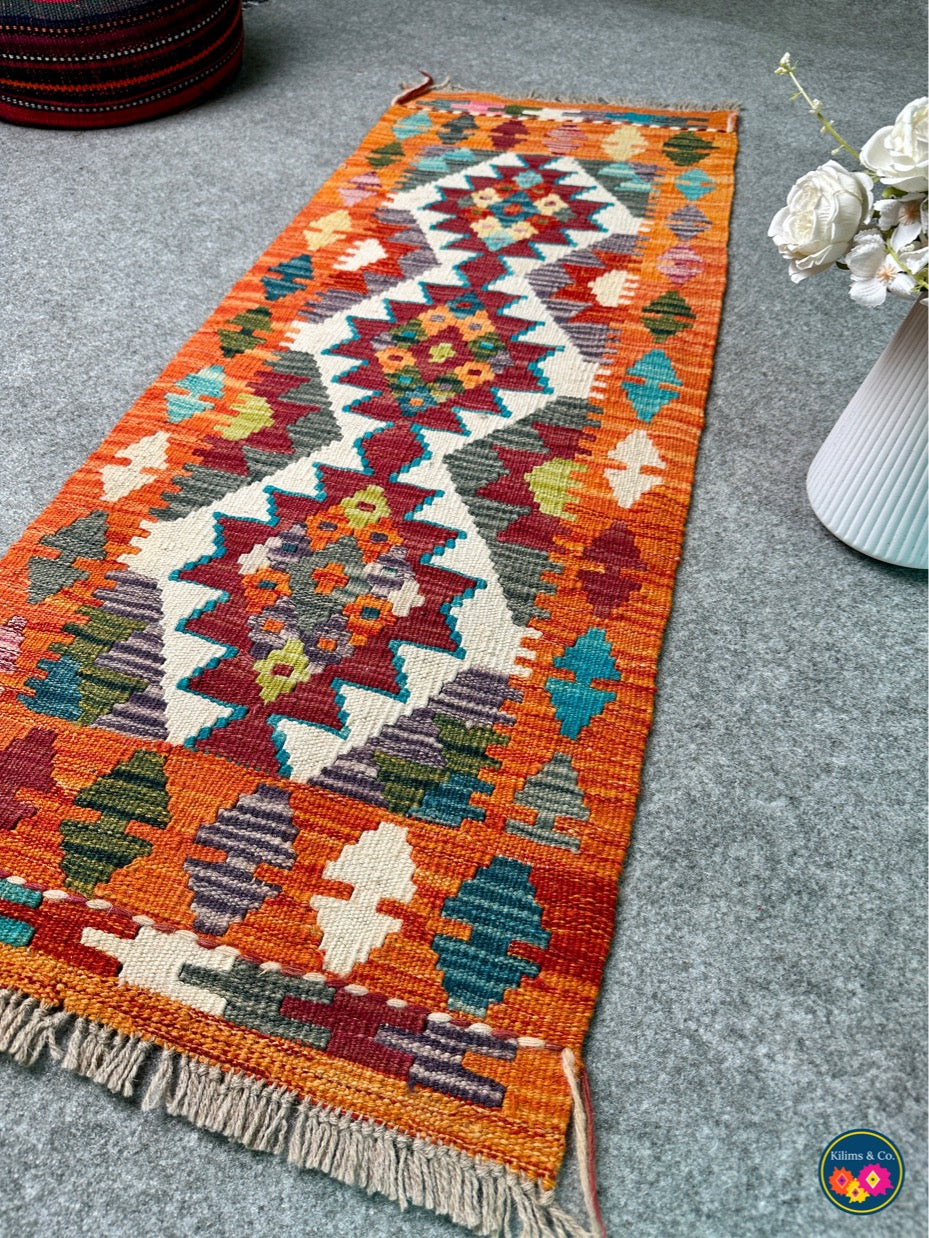 Table Runner (4’2" x 1'8")