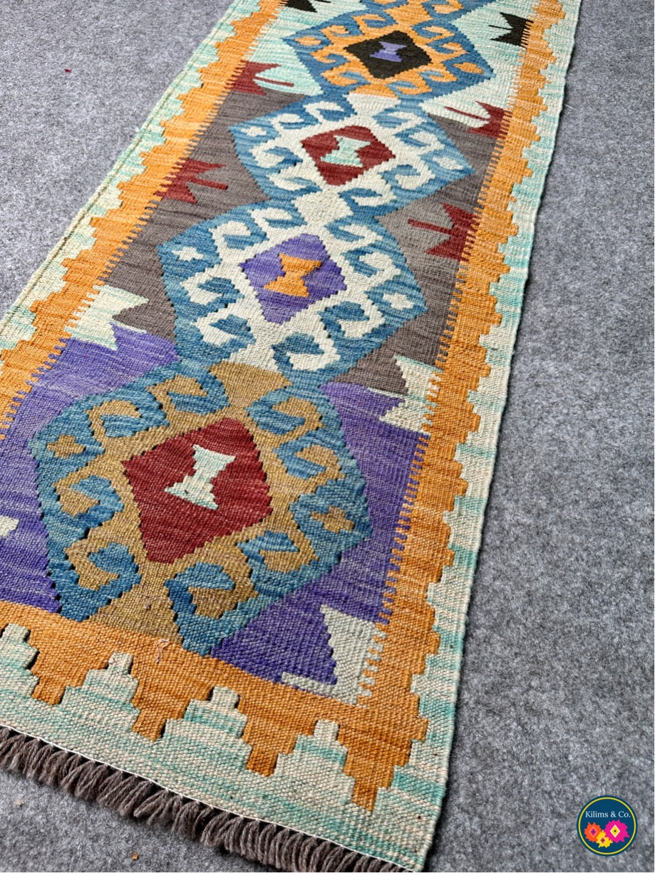 Woolen Floor Runner 6'8x1’10