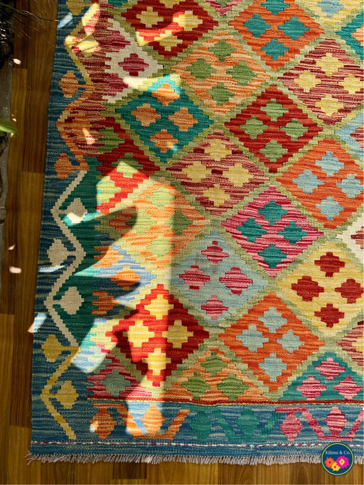 Square wool kilim 5’1x5’0