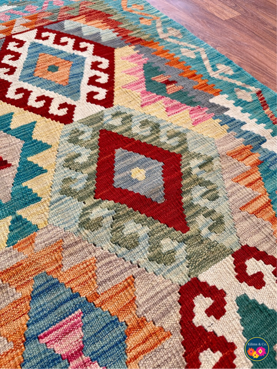 Pure wool kilim 5'10”x4'1”