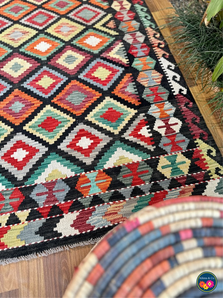 Pure wool kilim 5'9"x4'2"