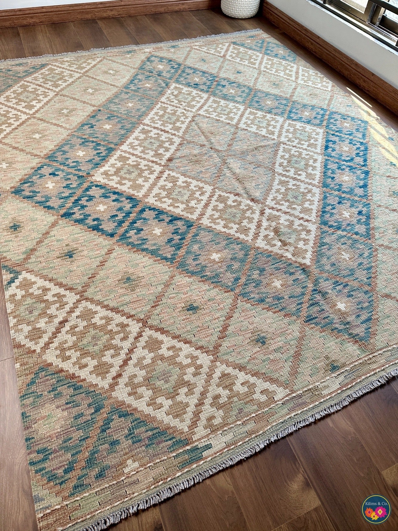 Pure Wool kilim 7ft 7in x 5ft 10in