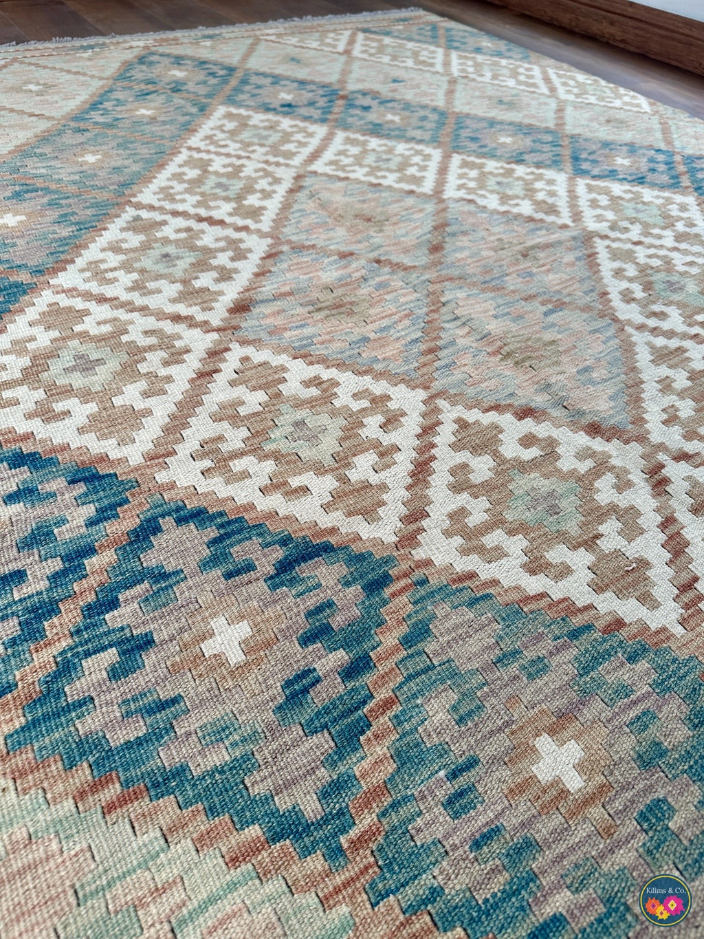 Pure Wool kilim 7ft 7in x 5ft 10in