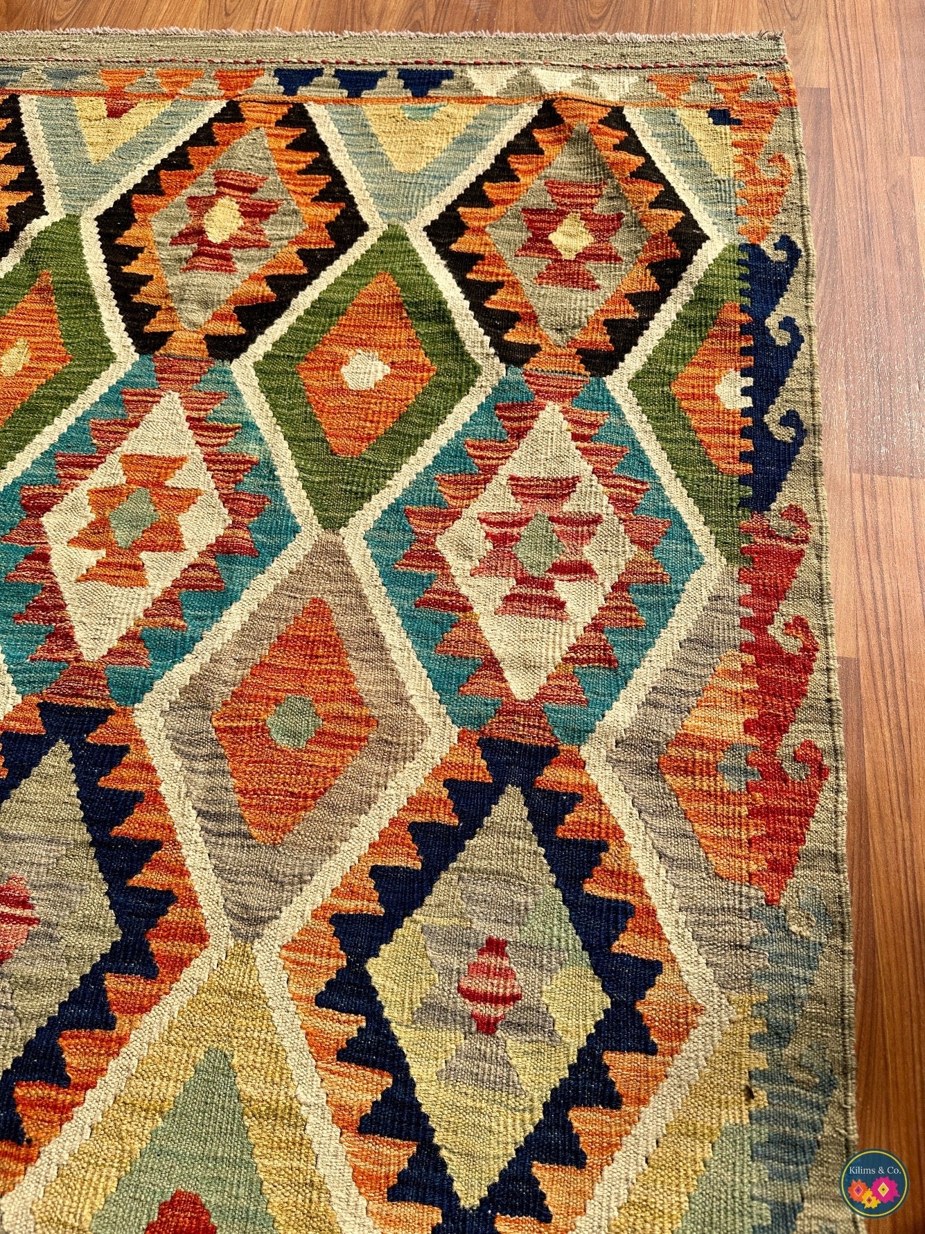 Pure wool kilim (6′2″ × 4′1″)