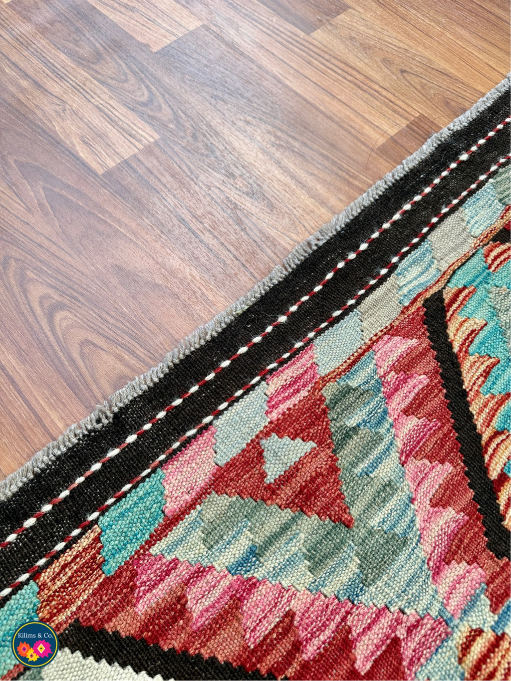 Pure wool kilim 5'4”x4'1”