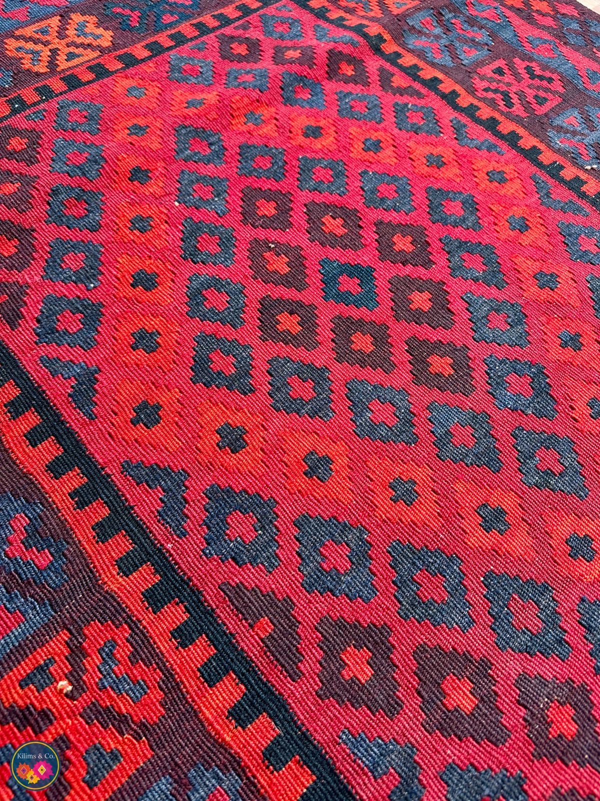Pure wool kilim 5ft 11in x 3ft 6in