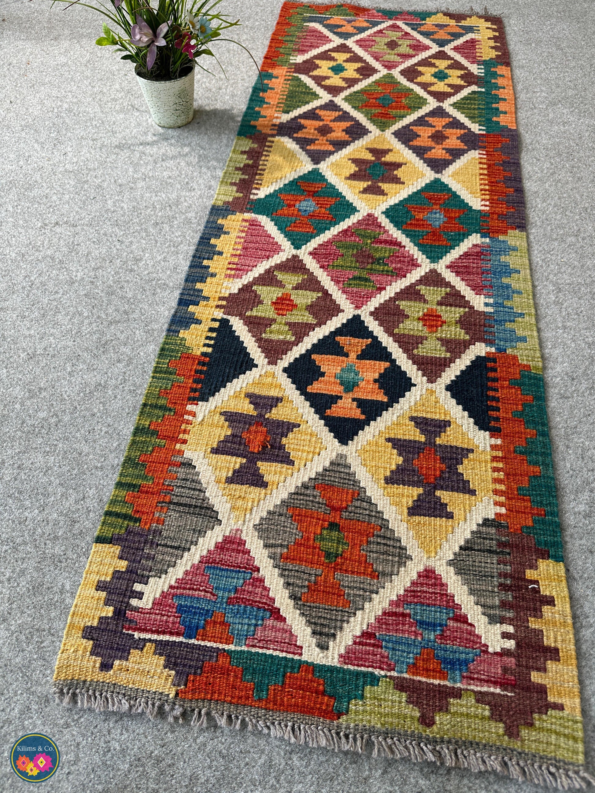 Table Runner (4’10” x 1'8”)