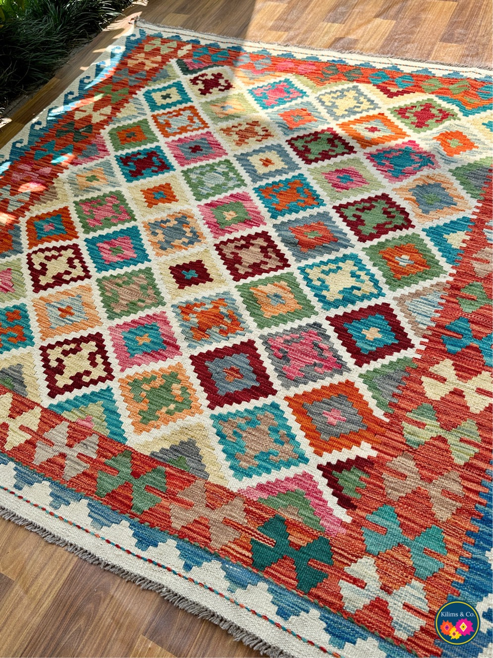 Square wool kilim 5’0x5’2