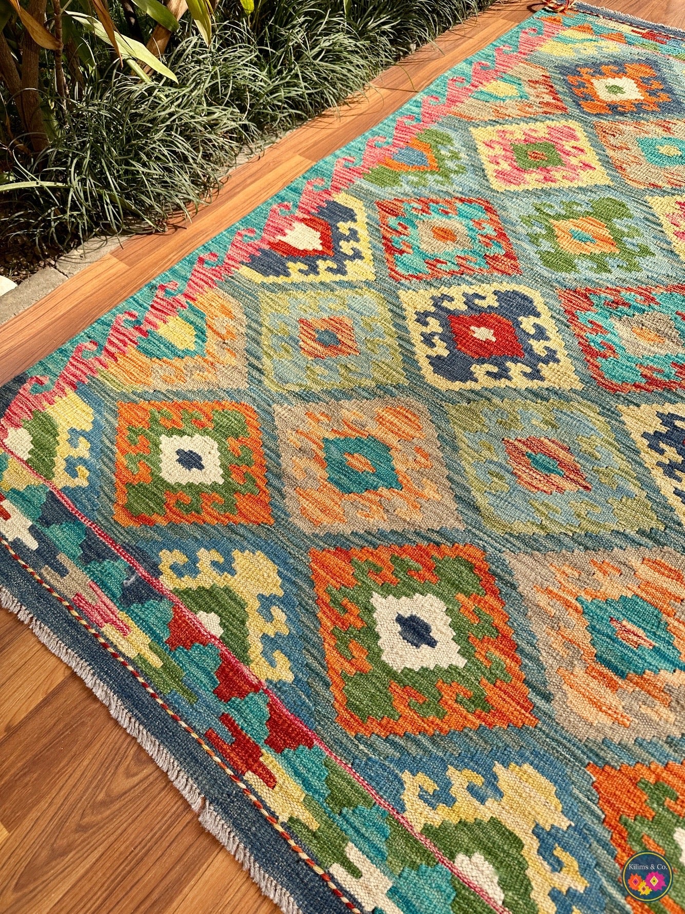 Pure wool kilim (5′5″ × 4′3″)