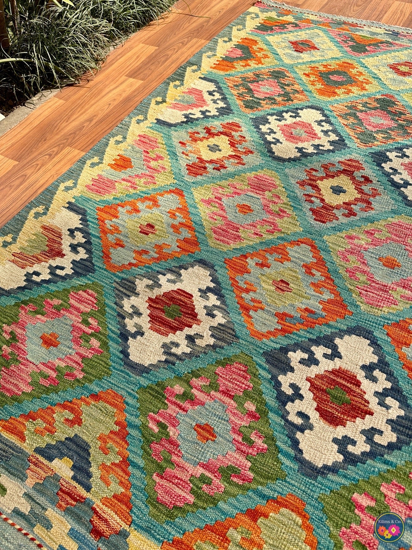 Pure wool kilim (5′9″ × 4′2″)