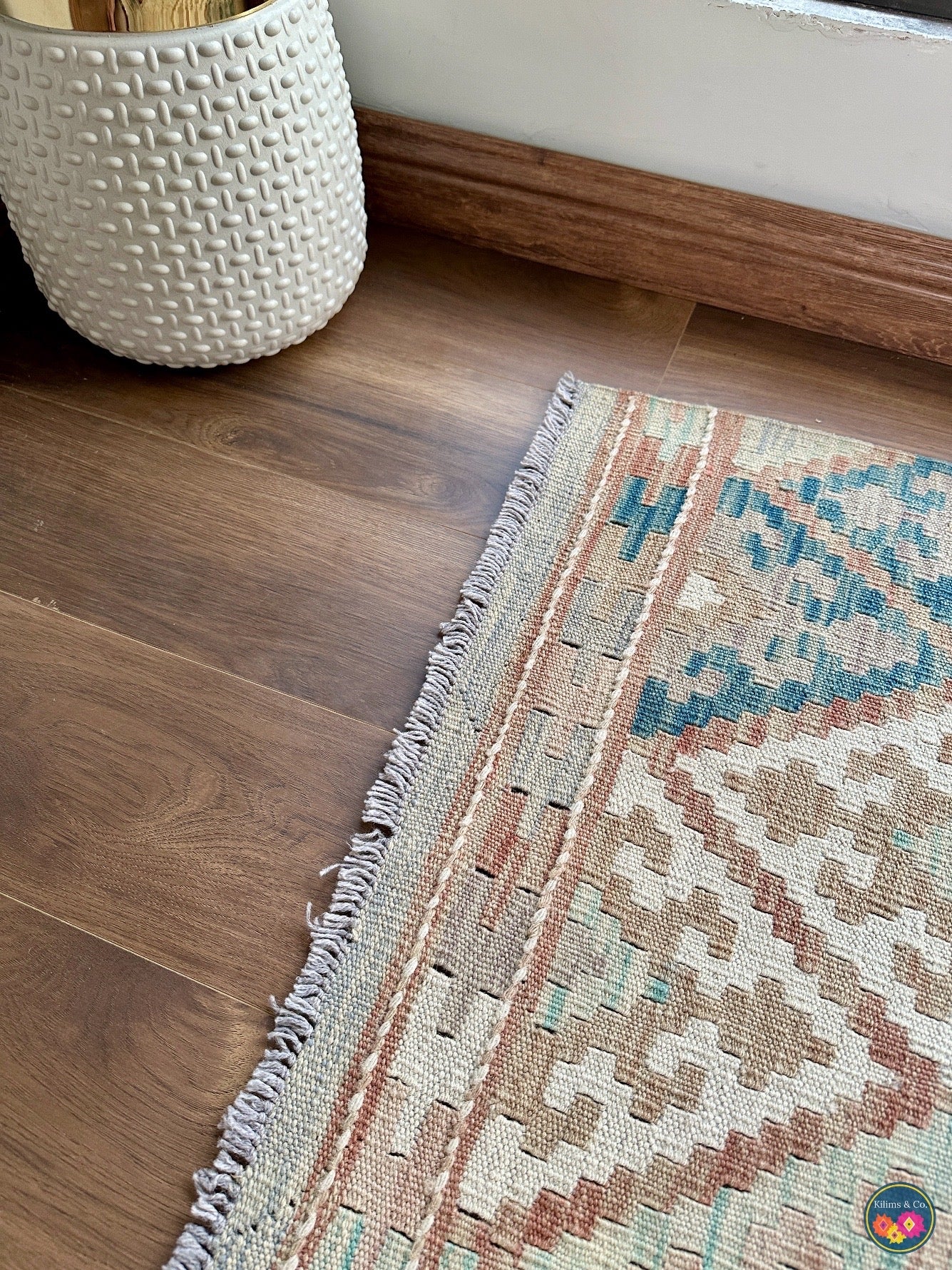 Pure Wool kilim 7ft 7in x 5ft 10in