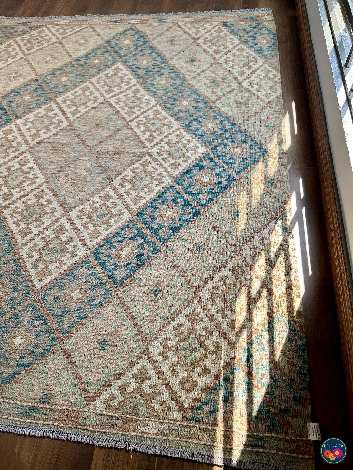 Pure Wool kilim 7ft 7in x 5ft 10in