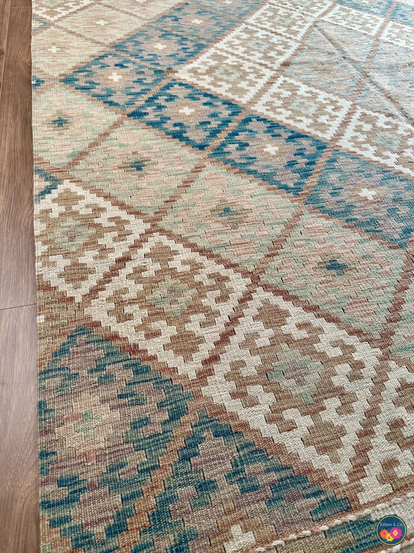 Pure Wool kilim 7ft 7in x 5ft 10in