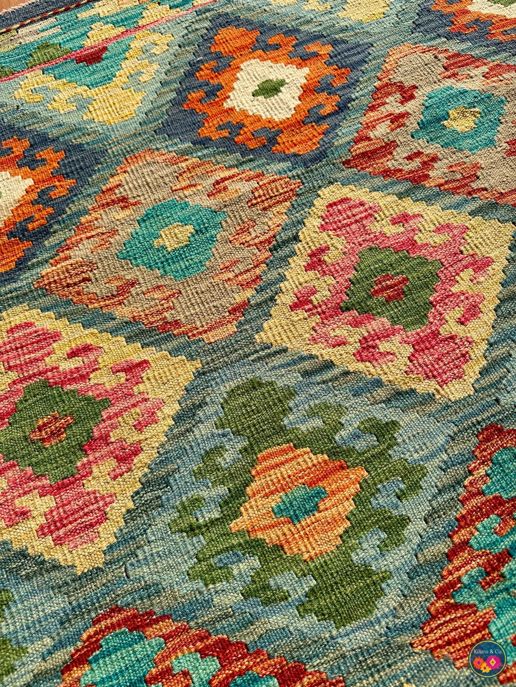 Pure wool kilim (5′5″ × 4′3″)