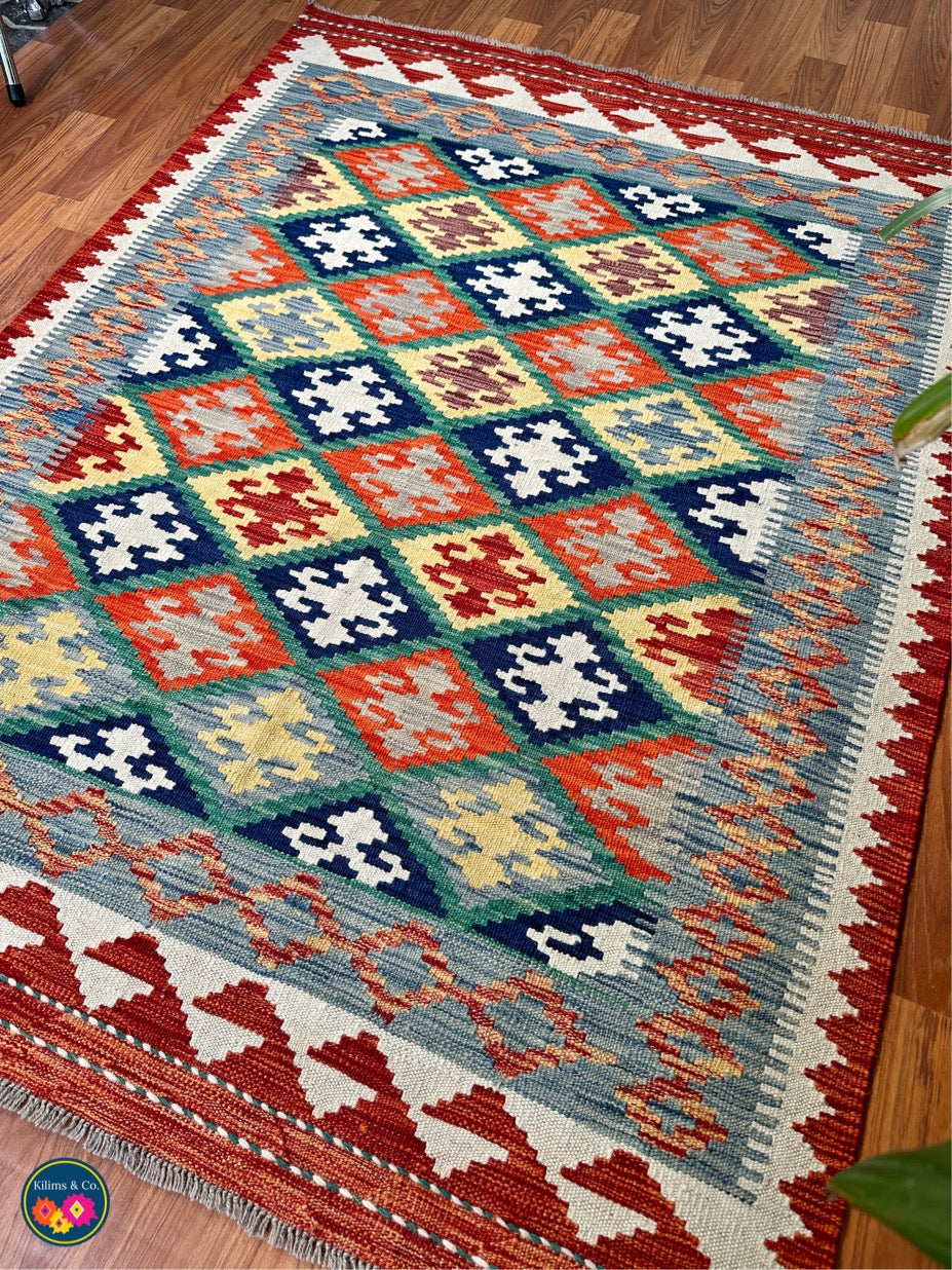 Pure wool kilim 5'7”x4'2”