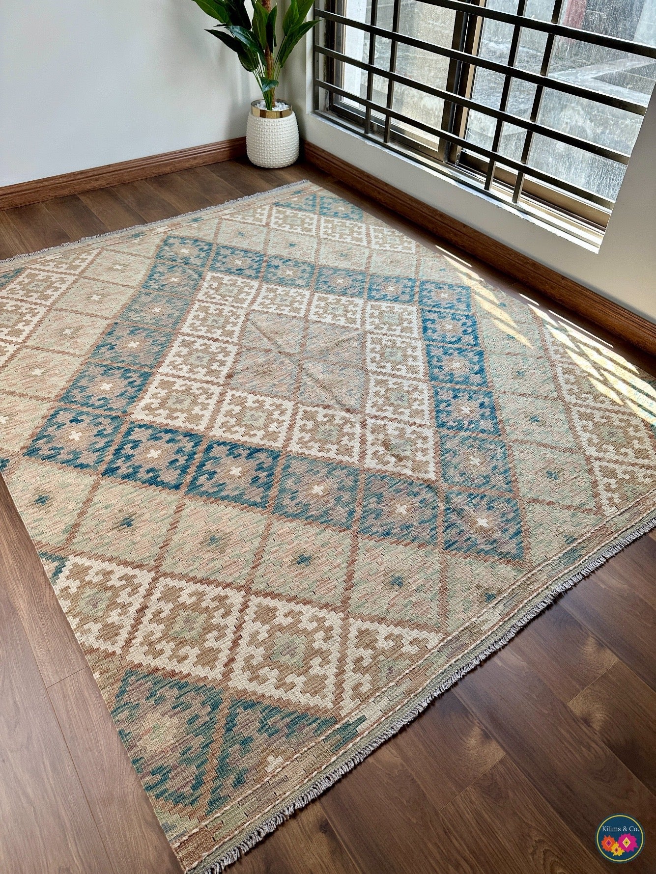 Pure Wool kilim 7ft 7in x 5ft 10in