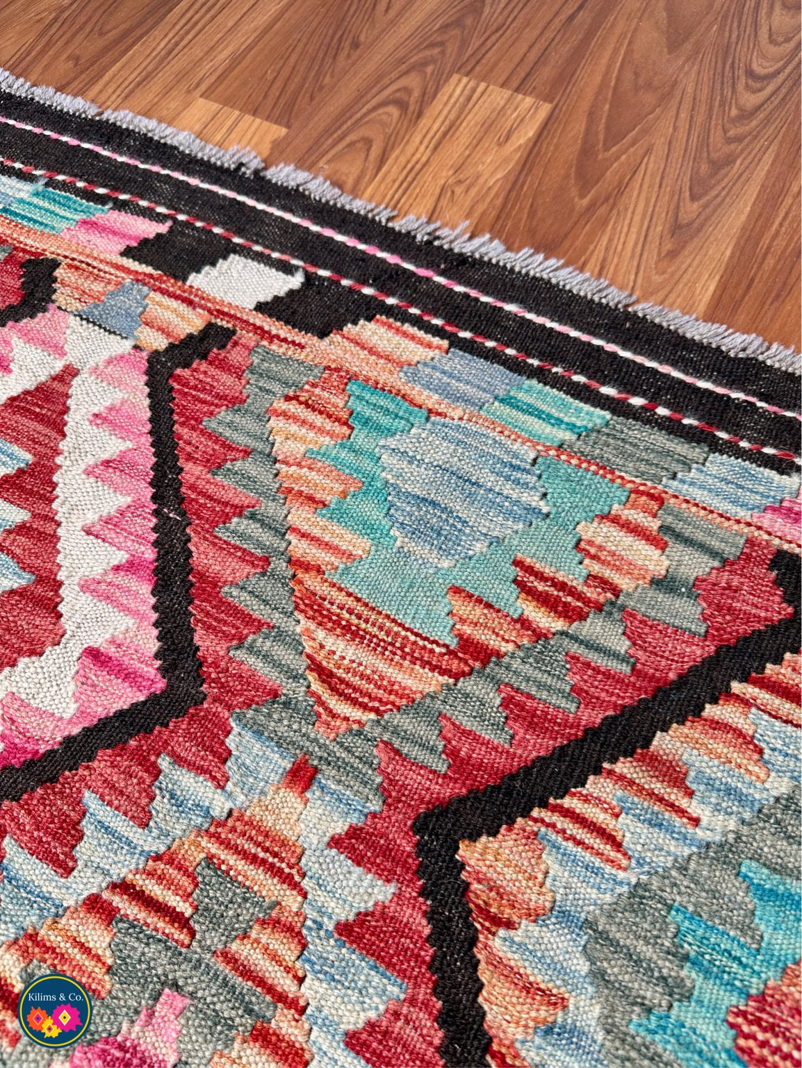 Pure wool kilim 5'4”x4'1”