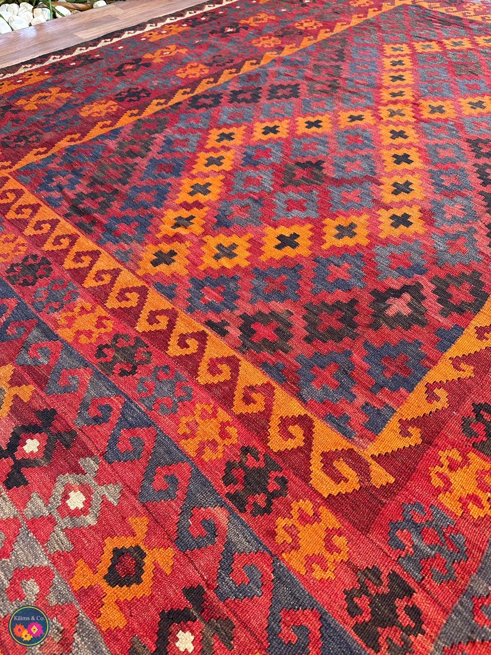 Pure Wool kilim 9ft 8in x 6ft 11in