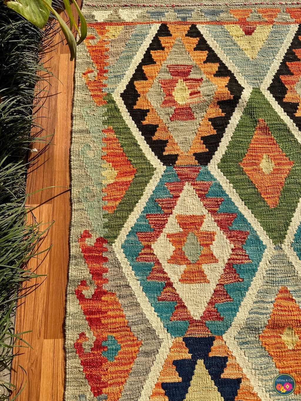 Pure wool kilim (6′2″ × 4′1″)