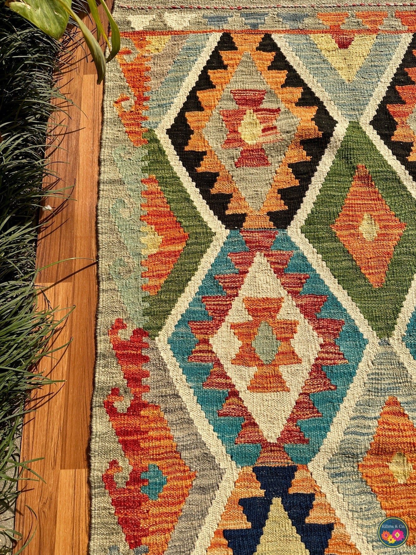 Pure wool kilim (6′2″ × 4′1″)